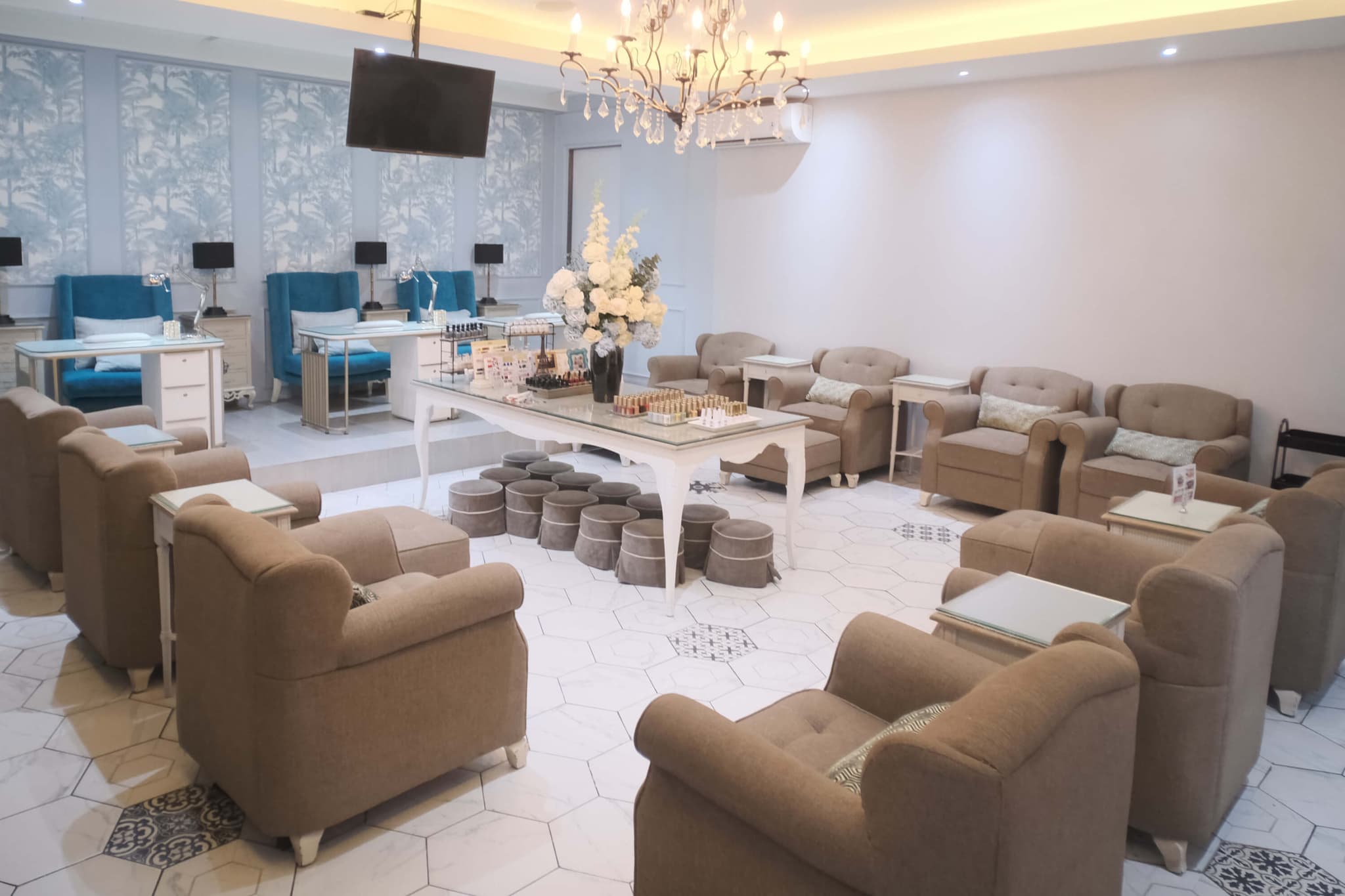 BeautyBar Interior